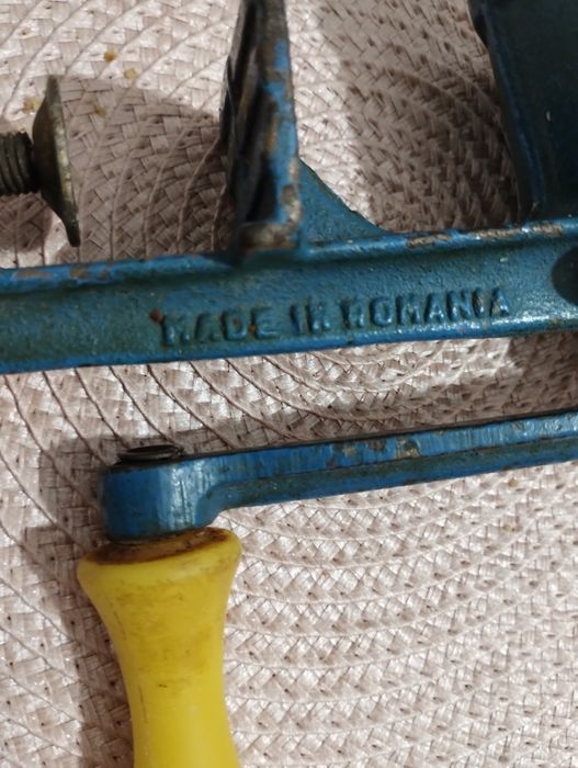 Mașină de tocat nuca