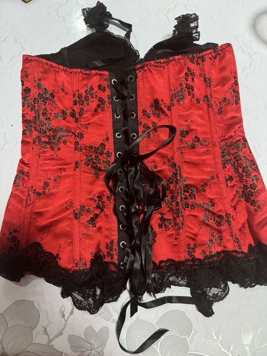 Жігіттің қыз бен оның анасын сиқыған порно видео