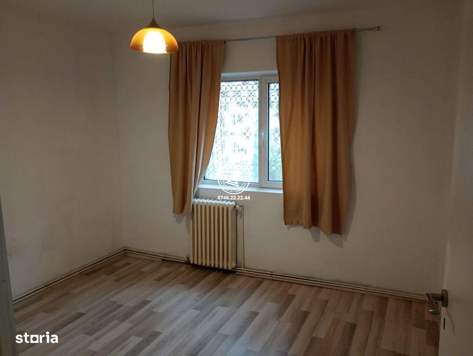 Apartament de vanzare 3 camere, Centru — fotografia 1