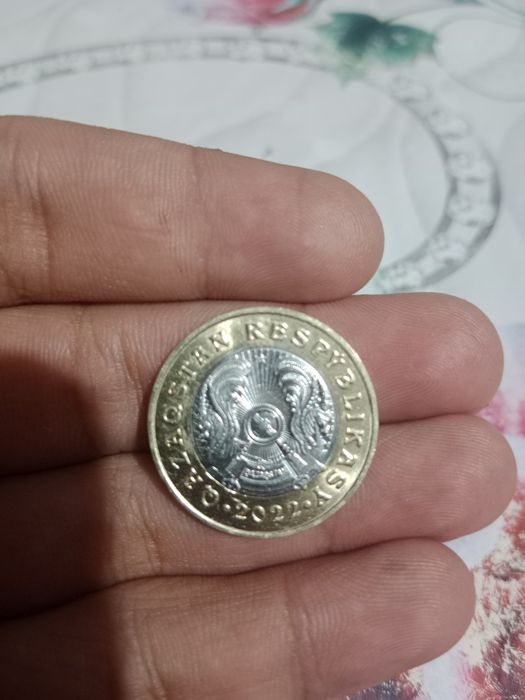 Редкие монеты 100тг сак ироглиф