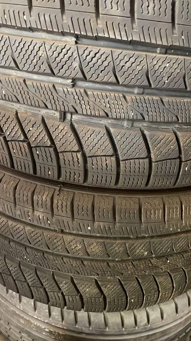 Шины зимние 245/40/20