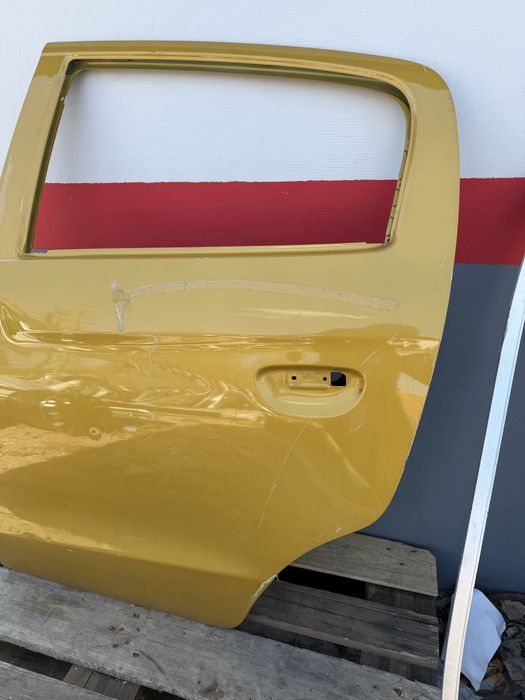 Задна лява врата Mitsubishi Space Star 2014-2024