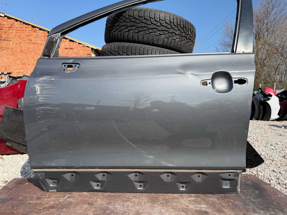 Врата Suzuki SX4 S-Cross 2013 год.-