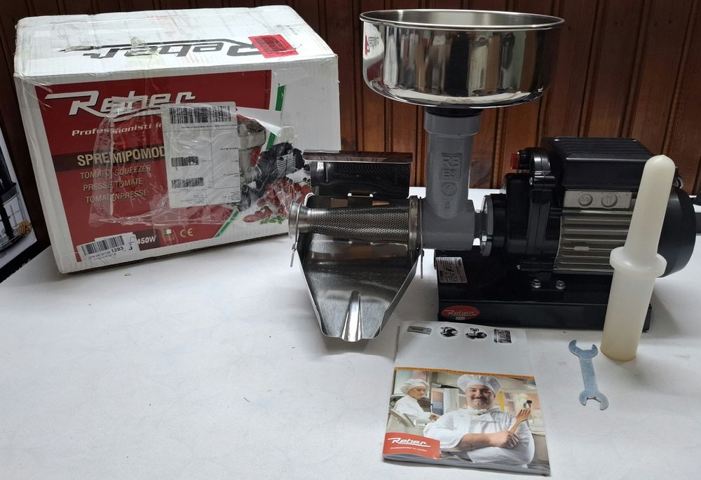 Reber 9008N - Преса за домати,месомелачка - 450 W индукционен мотор