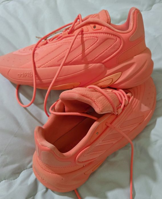 Adidas оригинални дамски сникърси цвят корал 38 номер