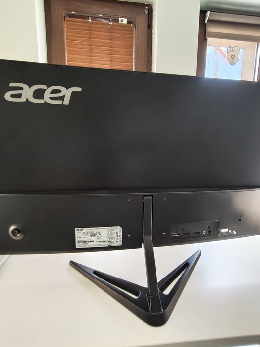 Продавам монитор Acer RG271 Pbiipx - 27", IPS, 144Hz, 1ms