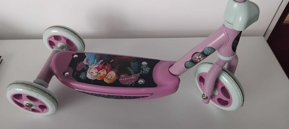 Trotineta pentru fetițe