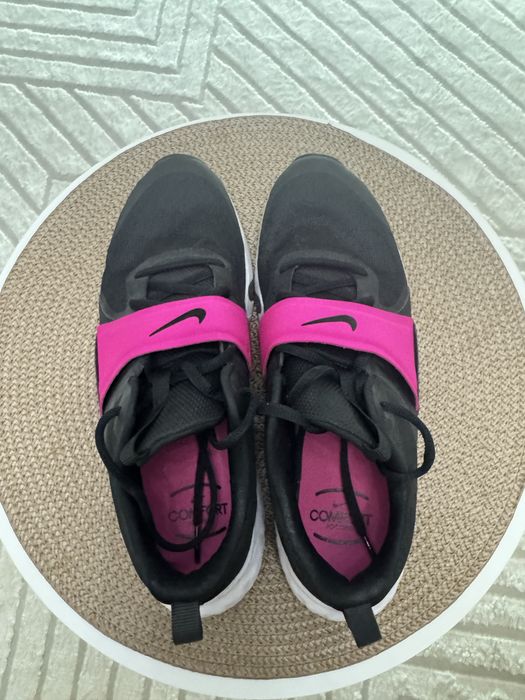 Продам кроссовки