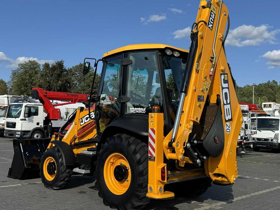 Экскаватор-погрузчик JCB 3CX