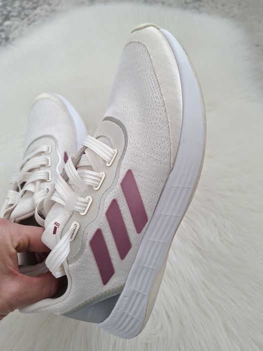Adidași nr 39 se potrivesc pentru 38 24.5 cm interior