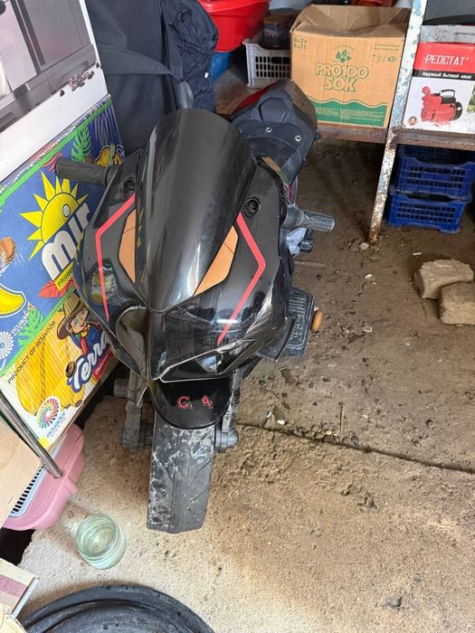 детский электромотоцикл Ducati V5 ч идеальное состояние ёрного цвета