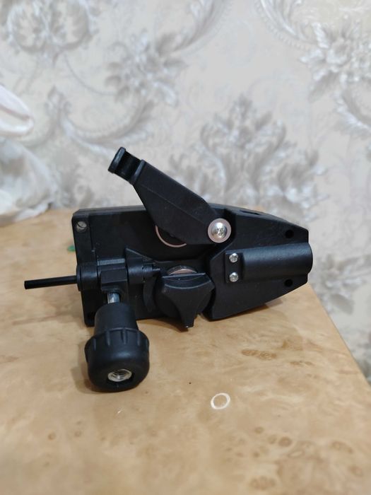 Блок подачи проволоки с регулятором