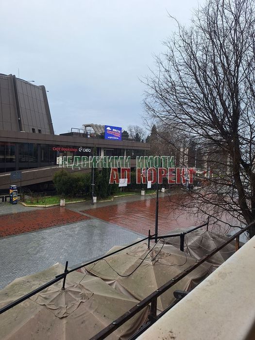 Офис в Варна-Център площ 40 цена 1000