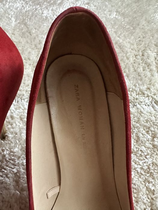 Zara Pantofi rosii toc auriu
