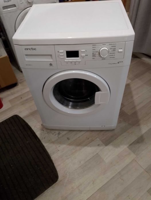 Masina spalat rufe Arctic
