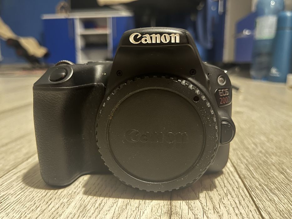 Aparat foto Canon 200D + obiectiv 18-55 mm