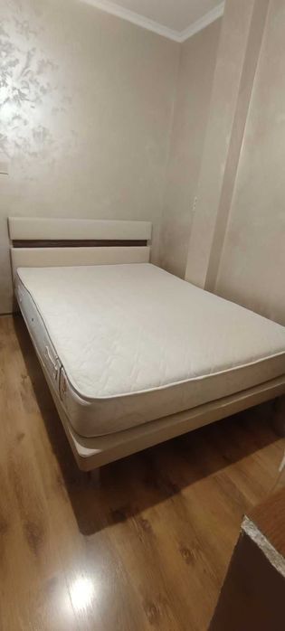 Спално легло с матрак