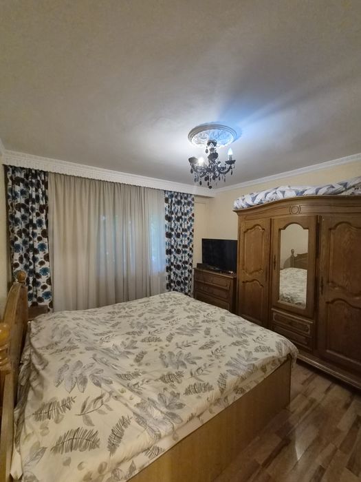 Vând apartament cu două camere mobilat si utilat