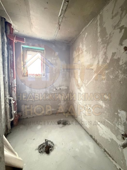 Тристаен Апартамент с Паркомясто и Гараж , кв. Боровец гр. Търговище