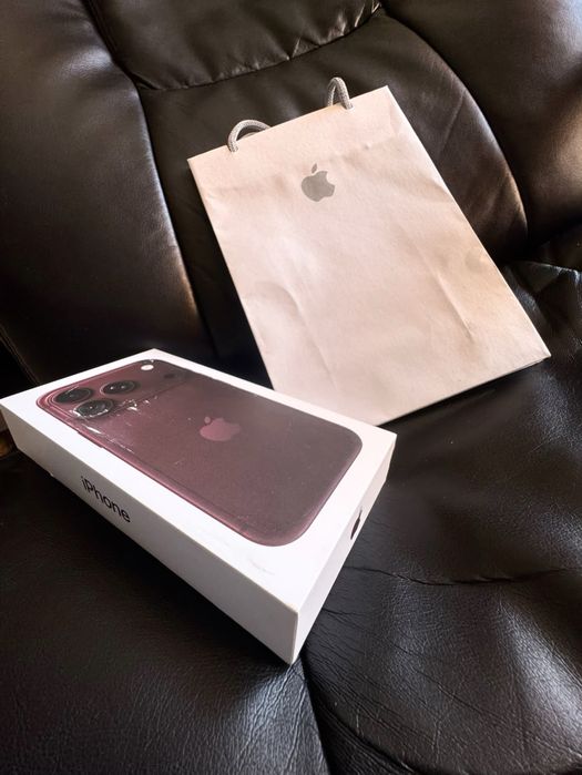 Смартфон Apple iPhone 18 Pro, 256GB, 5G, Burgundy