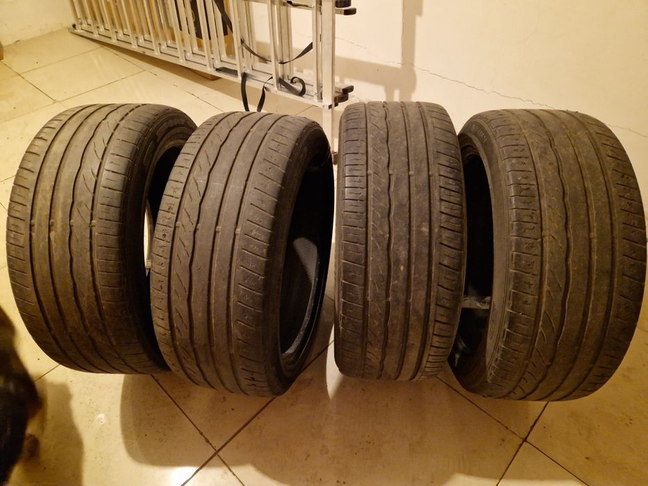 Продам летние шины размеры 21/45/265