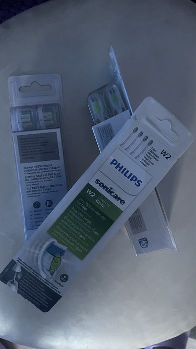 Rezerve Philips Sonicare Optimal White HX6068, pachet 8 capete de periere, Standard, click-on