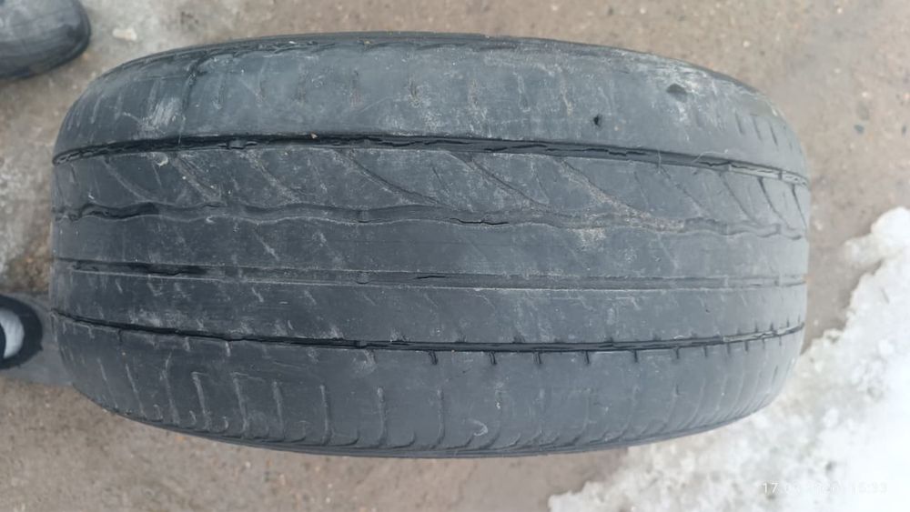 Продам шины 235/45/17