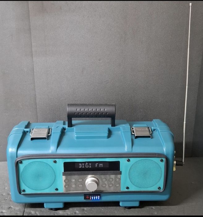 Radio Makita 18v si 220v DAB,2×25w usb aux bluetooth