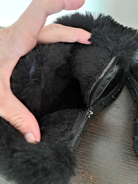 Топли зимни боти, като нови