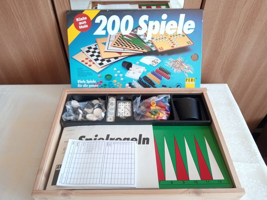 200 jocuri în cutie de lemn nou Germania sah table  domino , carti moara,mikado , dame