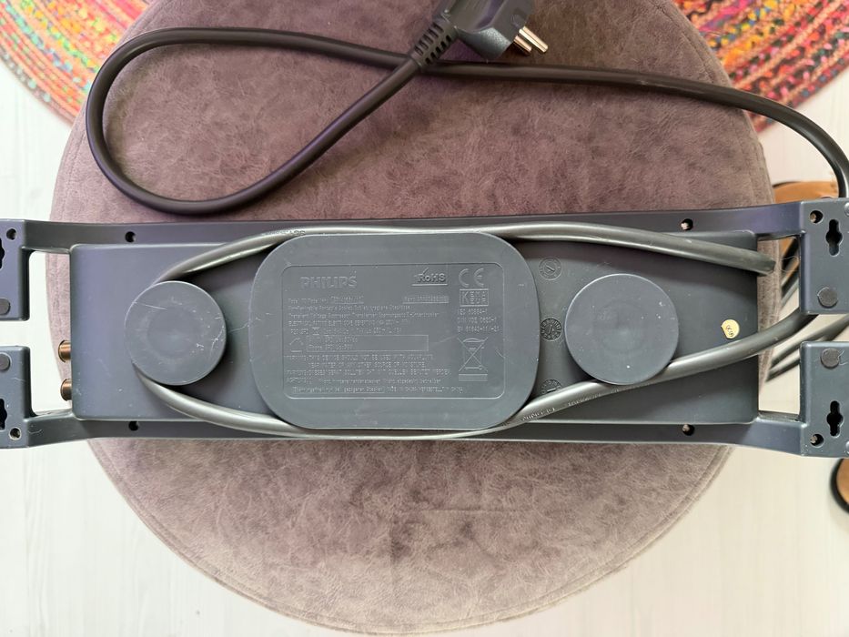 Prelungitor PHILIPS, 3 m cu 8 prize, protecție la supratensiune