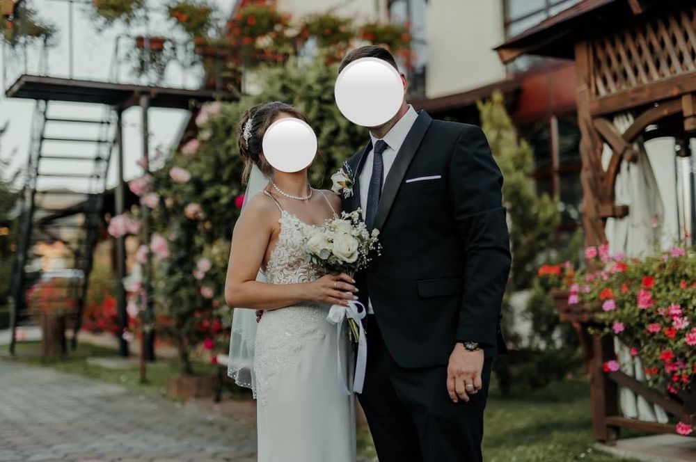 Vând rochie de mireasă cu capă inclusă!