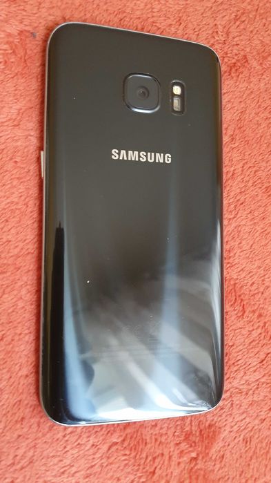 Samsung S7 foarte bine intretinut cu multe accesorii