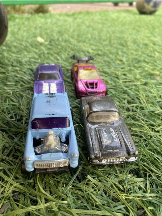Hotwheels машинки 4 шт