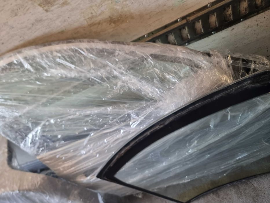 Usa dreapta fata BMW E60  usa stanga fata BMW E60 usa dreapta spate