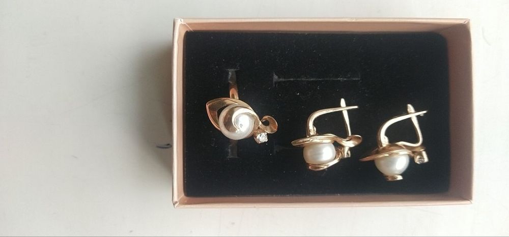 Продается золотой комплект