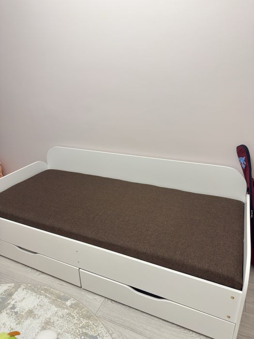 Продам детскую кровать 180×90 см с ящиками для хранения