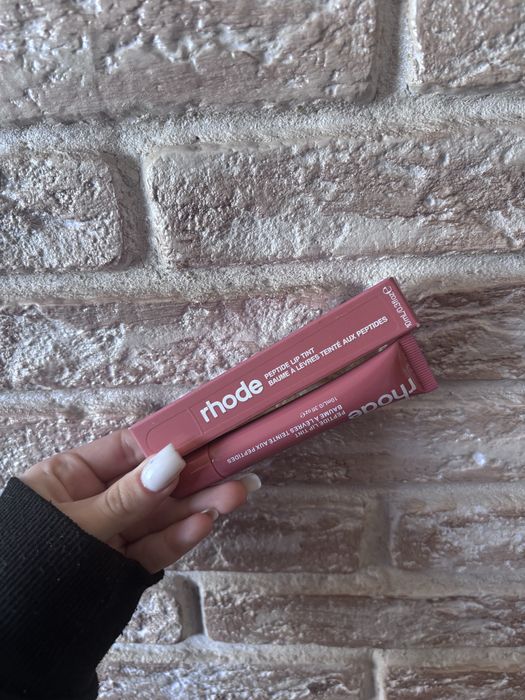 Балсами за устни Rhode