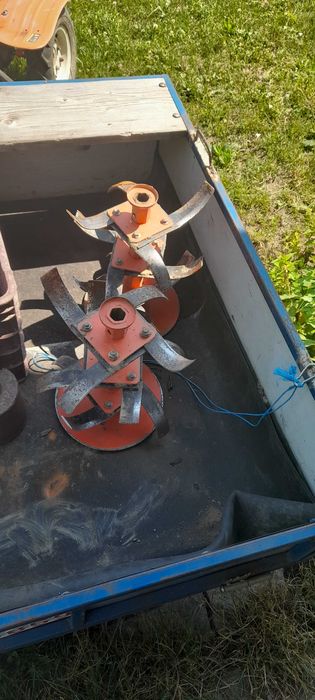 Motocultor cu remorcă și accesorii!