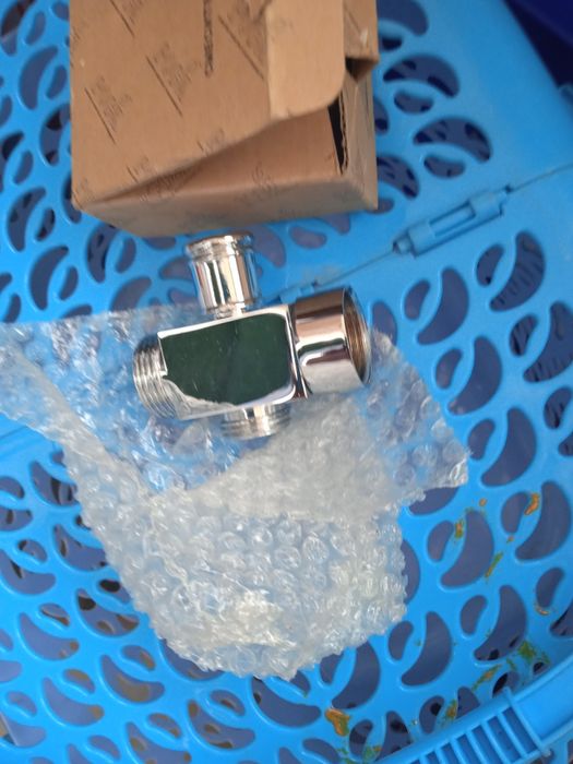 Продам хлебницу 8500,польский пластик