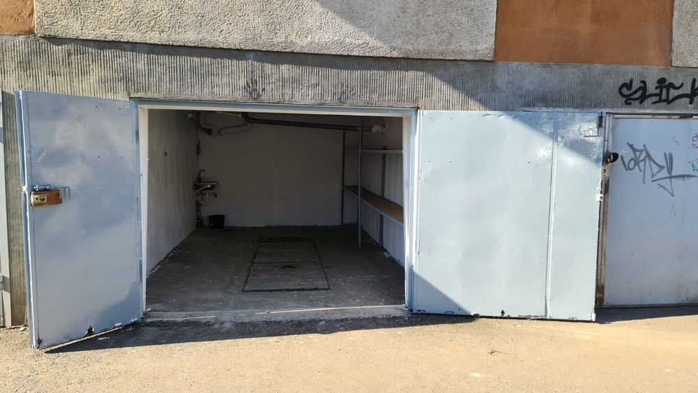 De vânzare garaj sub bloc bul 1848(Danbul pietros)