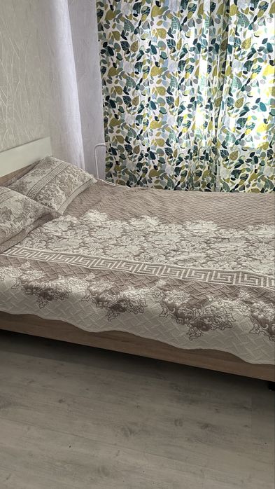 Спальный гарнитур, кровать с матрасом и шкаф