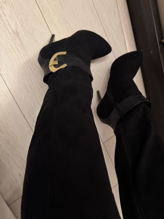 Cizme Guess Stiletto Negre, Piele Întoarsă, Cataramă Aurie