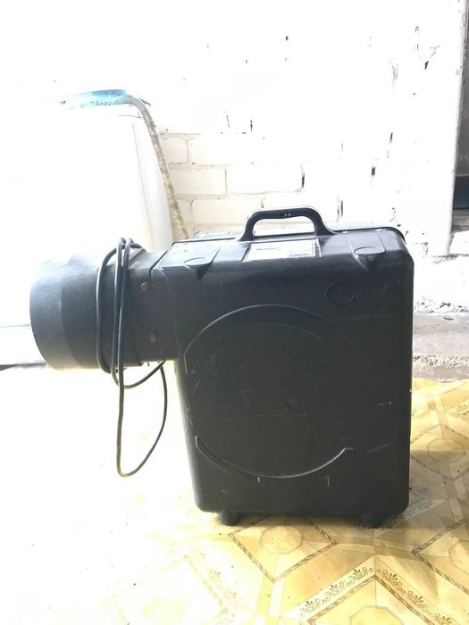 Насос (нагнетатель воздуха) для батута