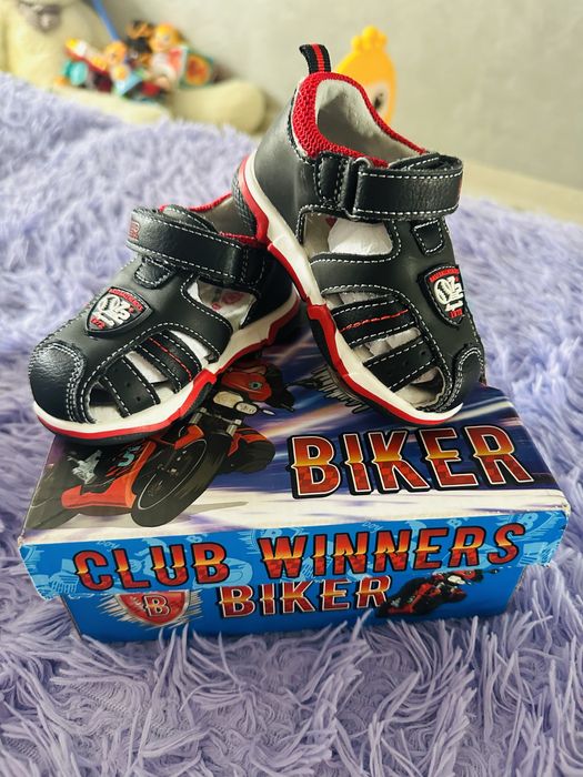 Продам сандали