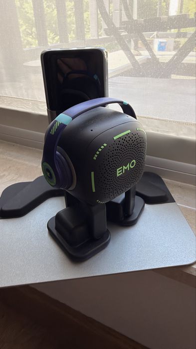 Оригинален Робот Emo Go Home Robot , AI (видео)