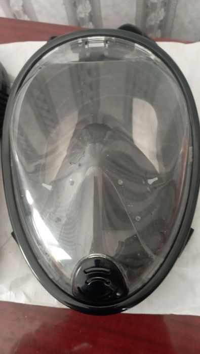 Маска для подводного плавания.