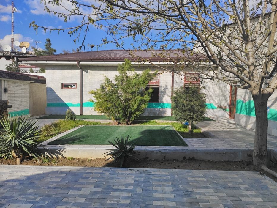 Продаётся два комплекса и двор 878 м².