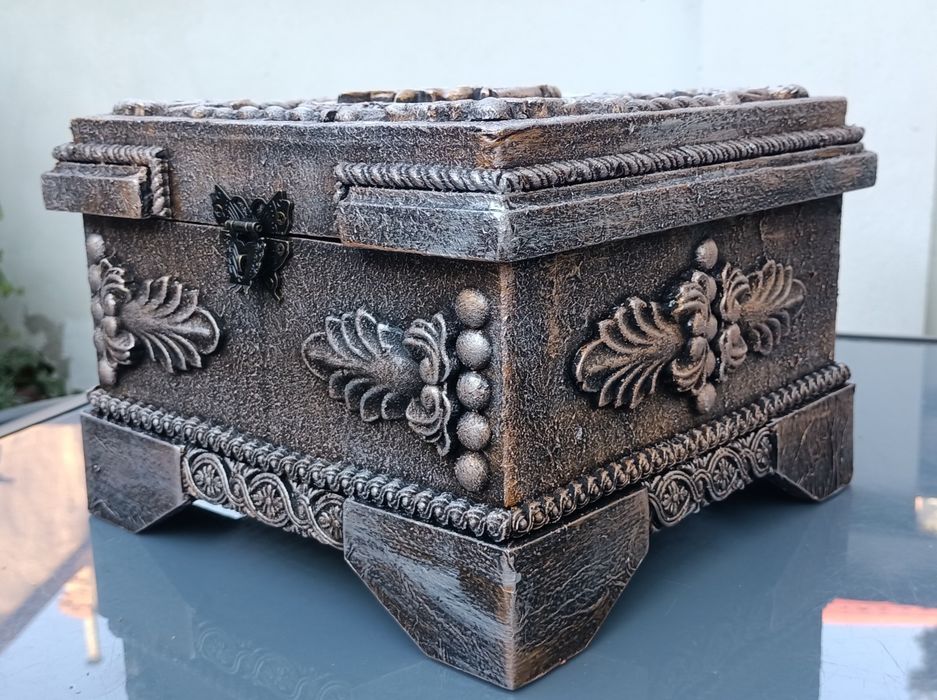 Cutii ornamentale pentru cadouri