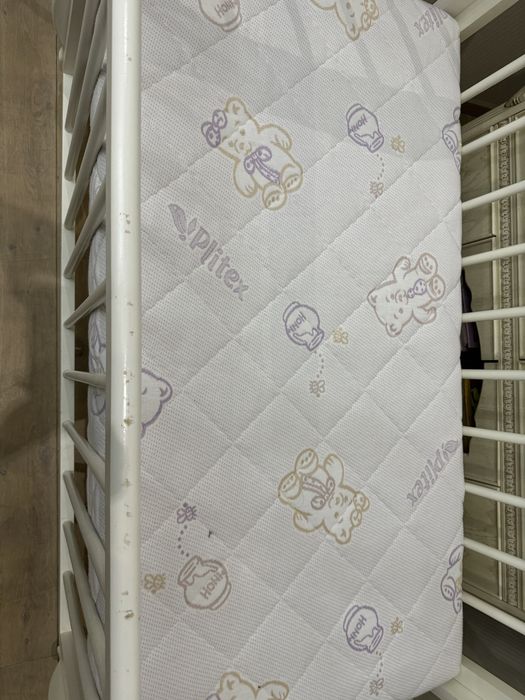 Детская кроватка   , матрас